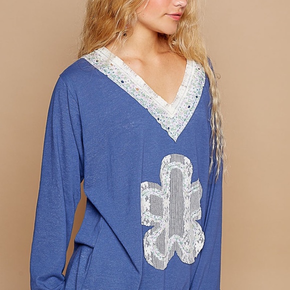 Pol Clothing Blue Lace Flower Patch Relaxed Fit Long Sleeve V Neck Top Size S-L - Picture 4 of 10